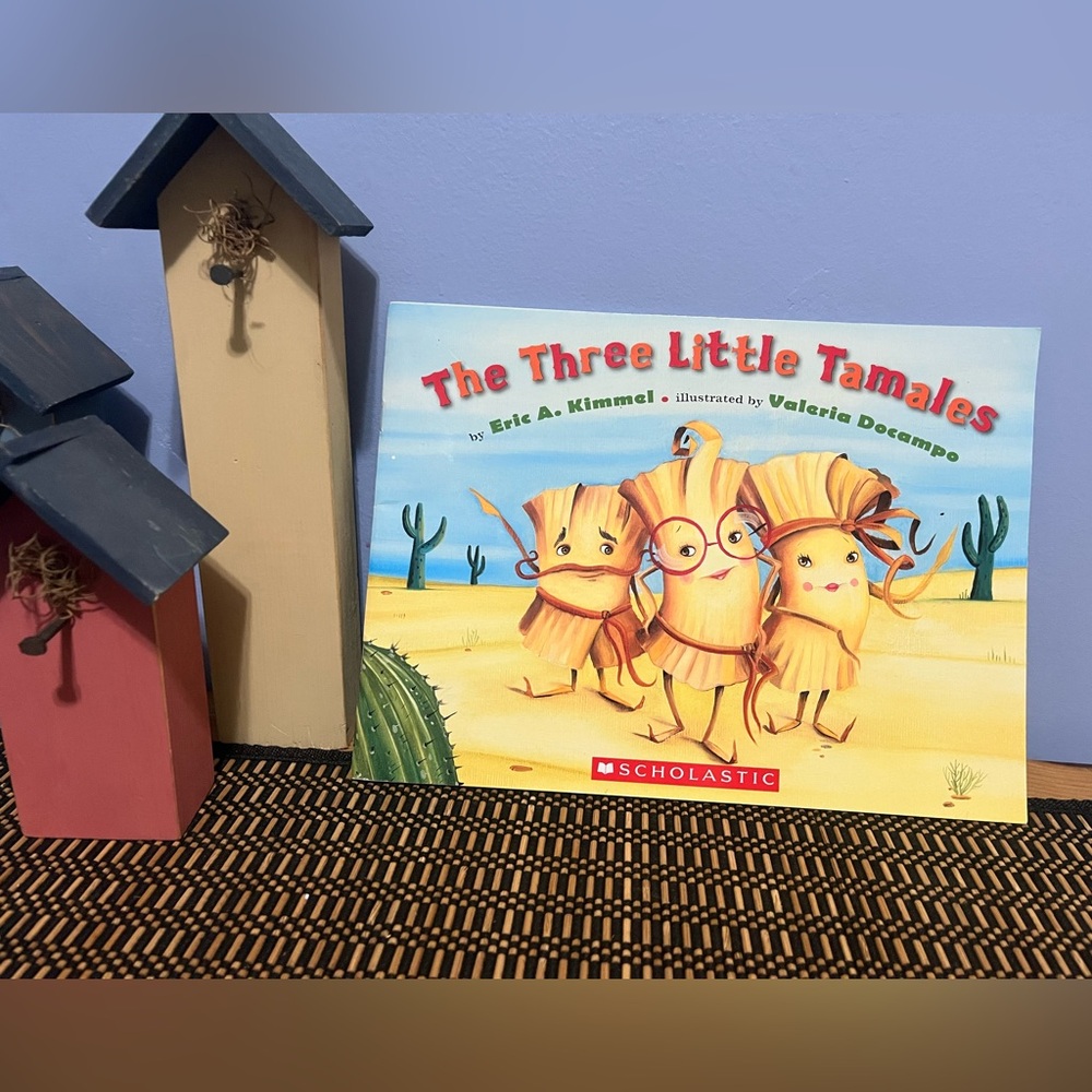 Scholastic The Three Little Tamales Book - Red, Blue, Yellow
